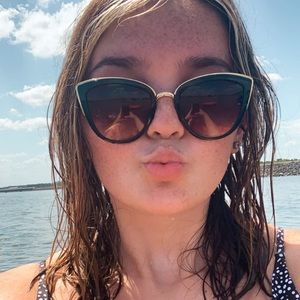 Meet your Posher, Haley